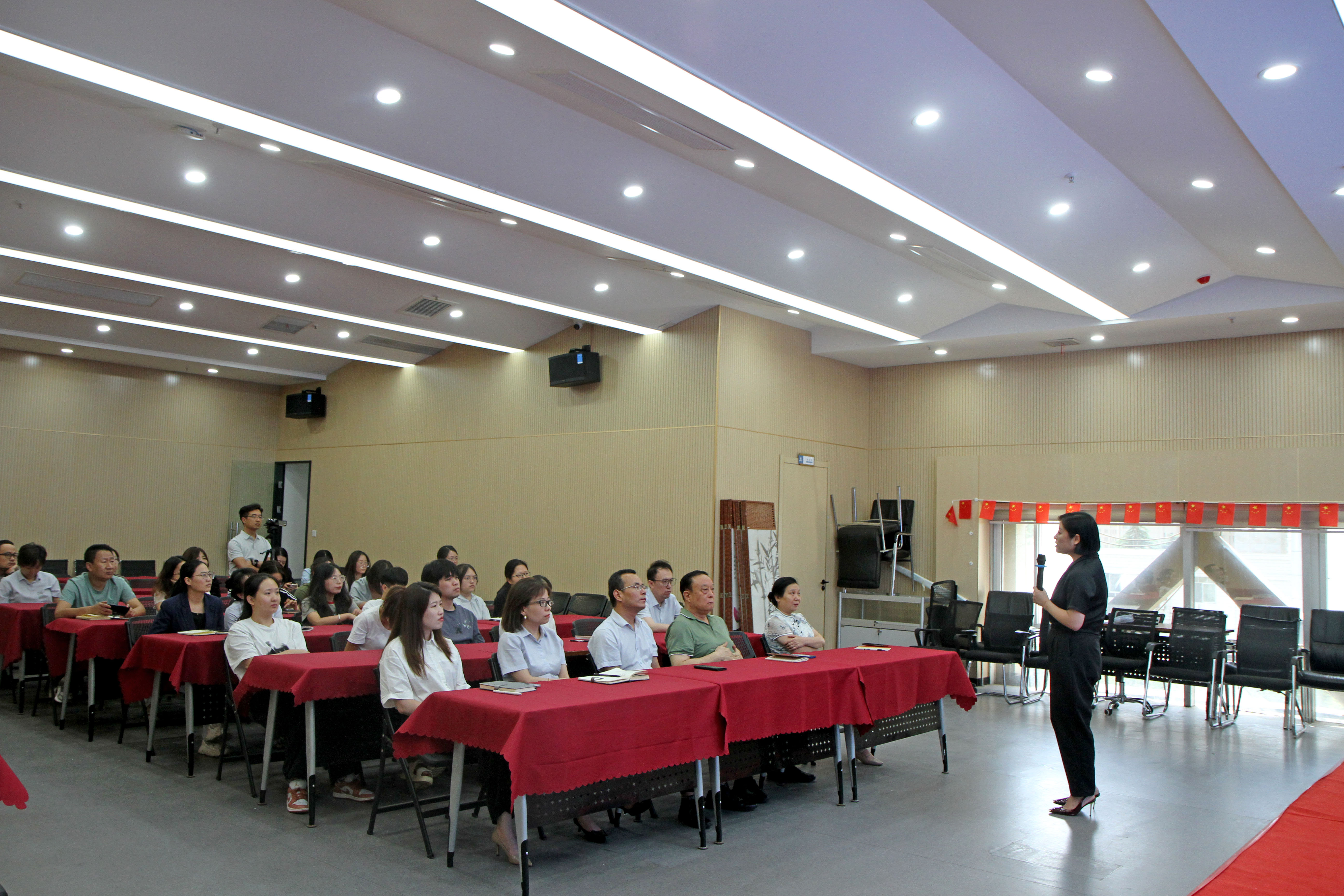 守護(hù)生命 你我同行集團(tuán)組織開(kāi)展急救措施及健康普及培訓(xùn) 守護(hù)生命 你我同行集團(tuán)組織開(kāi)展急救措施及健康普及培訓(xùn)